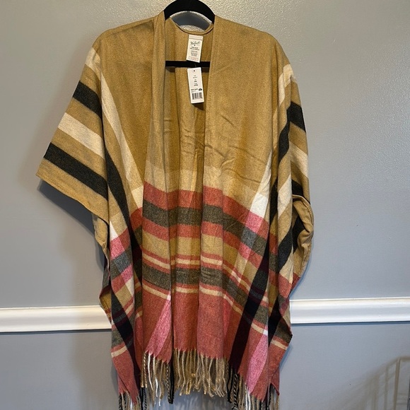 Woolrich Jackets & Blazers - Woolrich Tan and Black Cape with Fringe